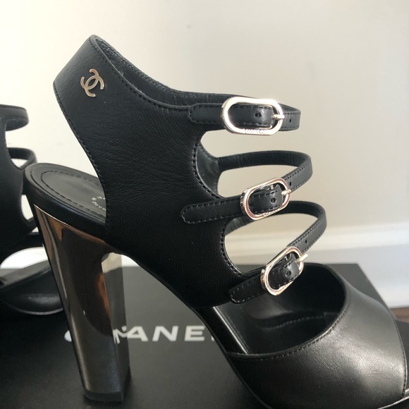 ❌SOLD❌Chanel Mirrored Heels - Picture 4 of 7